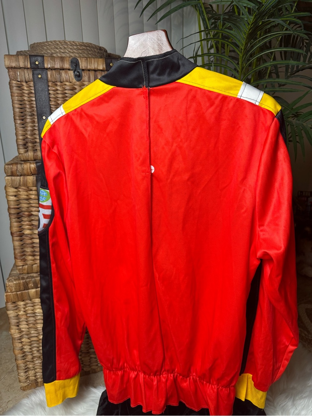 Disneys Cars themed Lightning McQueen men’s costume.. - Picture 4 of 4
